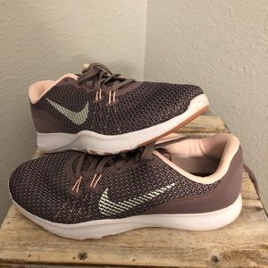NEW Nike flex. Size 7. Awesome color